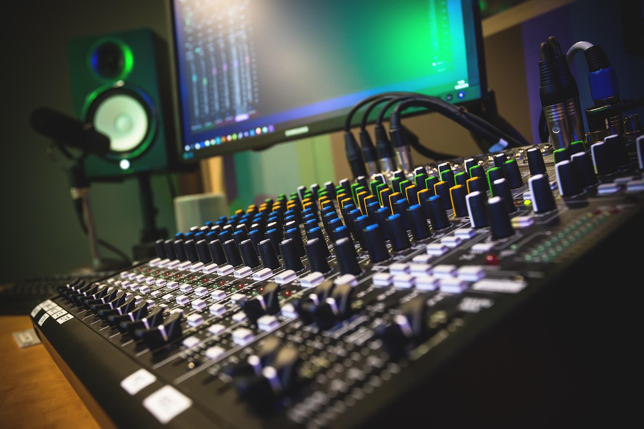 Perbandingan Audio Interface vs Mikrofon USB untuk Rekam di Rumah: Kualitas, Harga, dan Kapan Naik K