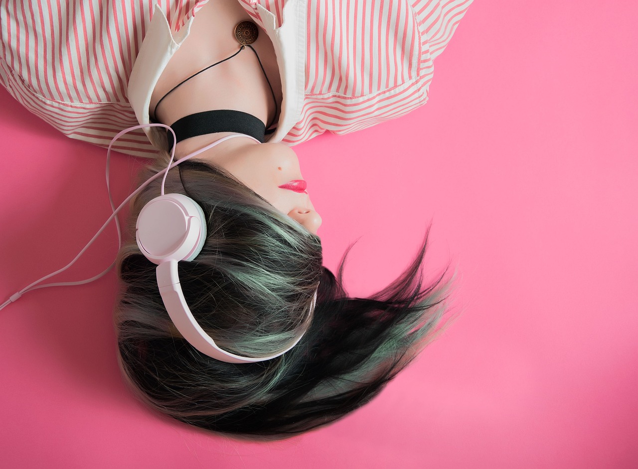 Headphone untuk latihan musik di rumah